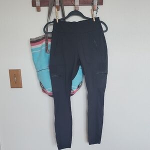 Athleta Dark Grey Leggings with Hugh Waist And Pockets